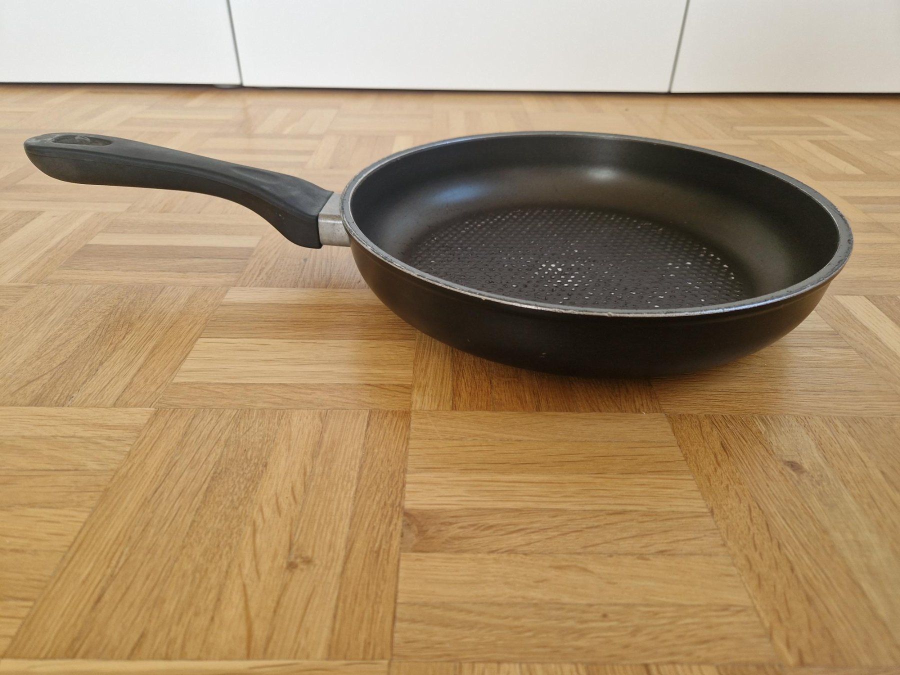 Pfannen: Pfanne 28cm gebraucht – Gebraucht aus Zürich von yro_qvz7 1