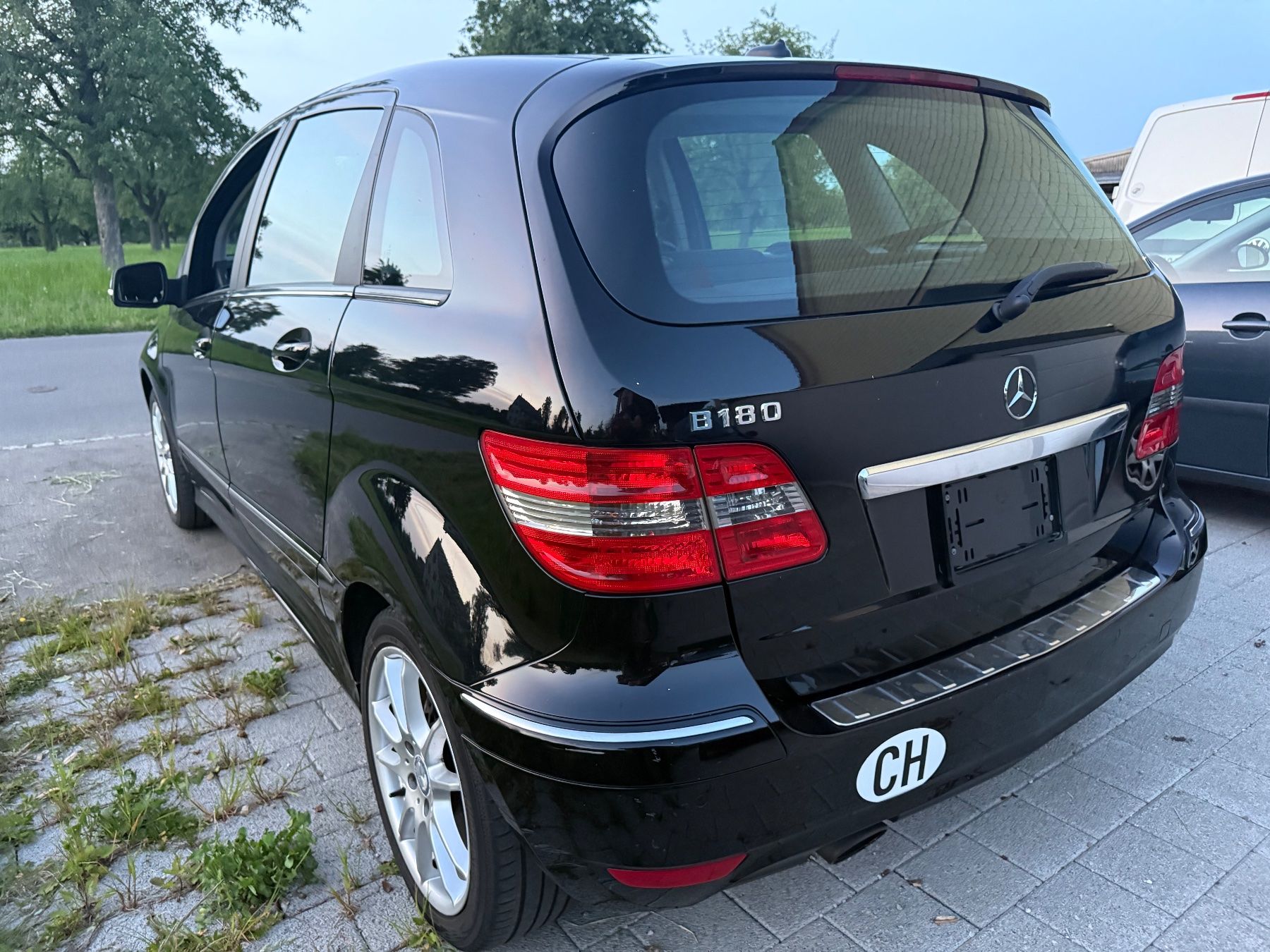 Mercedes-Benz Automobili: Mercedes B180 Blue – Usato da Egnach venduto da Nati97 3