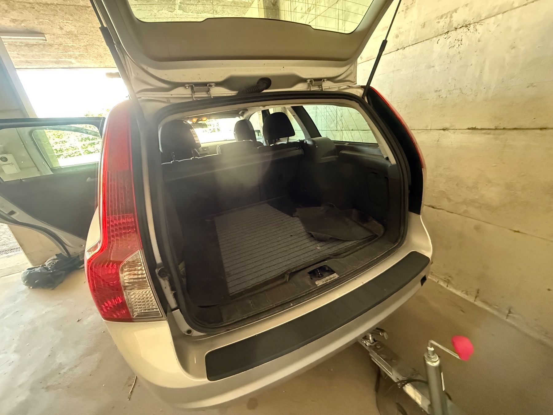 Volvo Automobili: Volvo V50 Drive Break gris métal 2011 – Usato da Chexbres venduto da rochecolombe 7