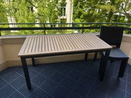 Table extérieure bois/métal + 4 chaises assorties
