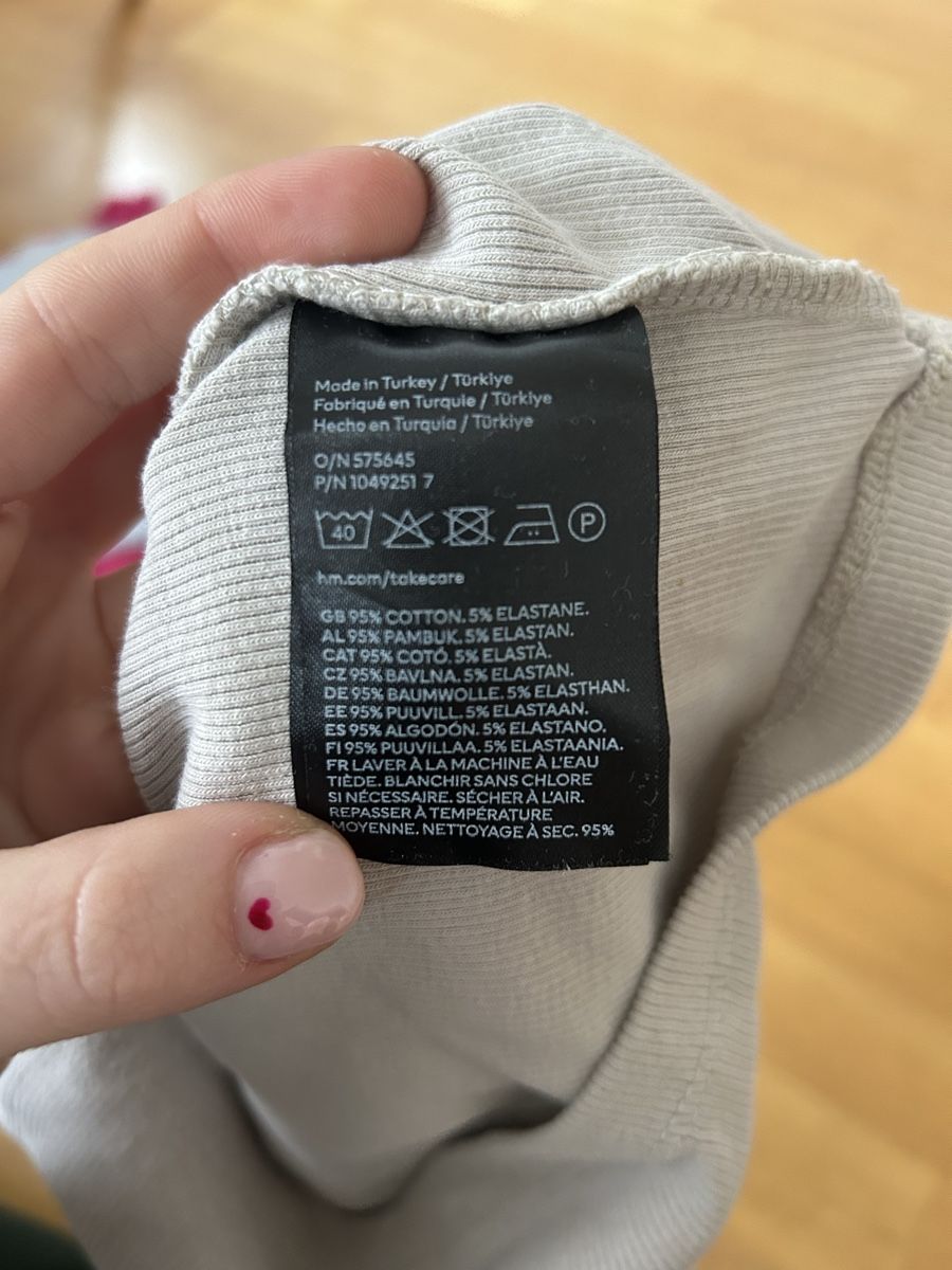 H&M Tops: H&M Tank Top Gr. XS Beige – Gebraucht aus Erlenbach ZH von miralinn 1