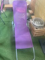 Klappbare Gartenliege violett mit Metallgestell gebraucht