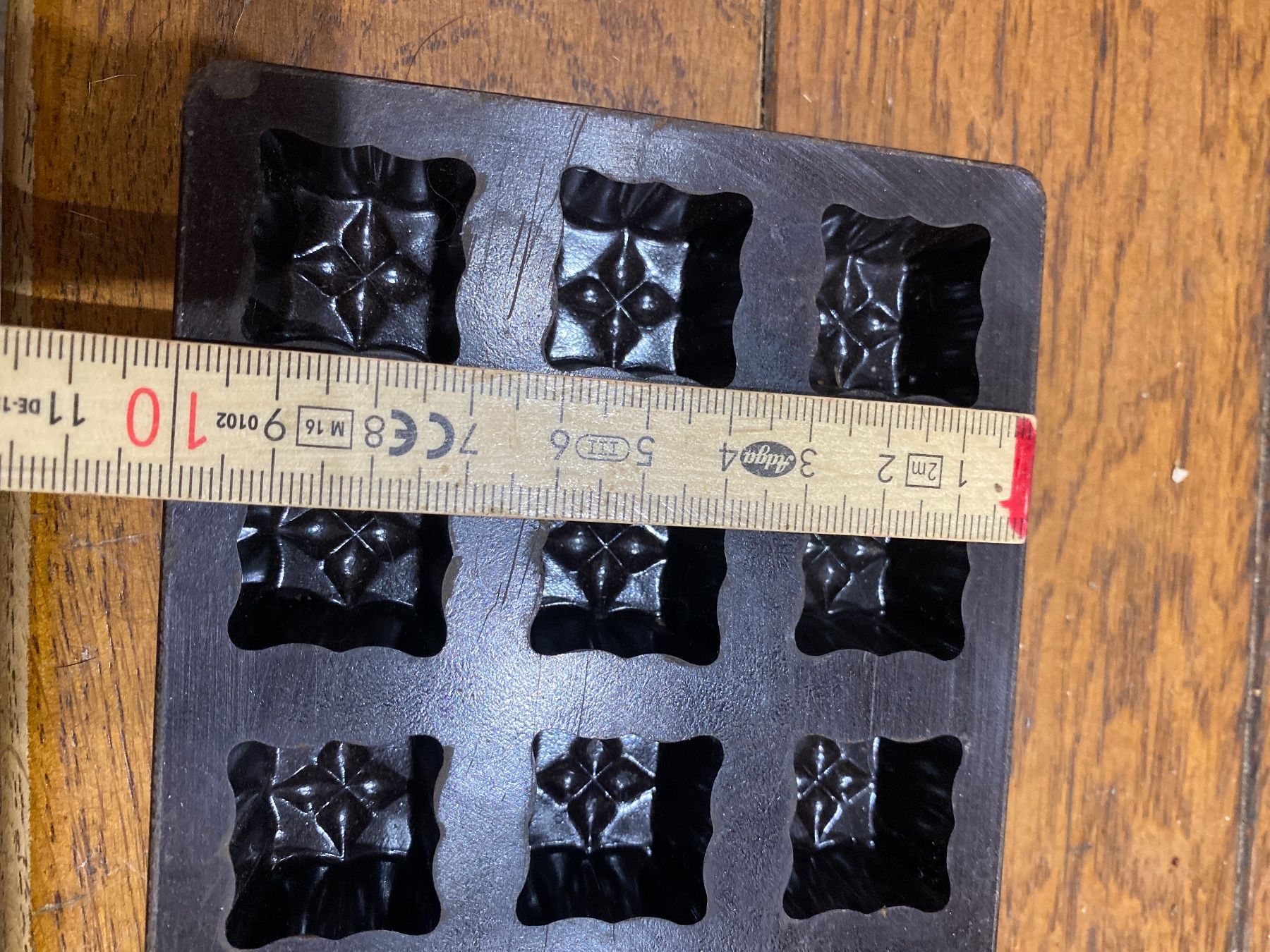 Teglie da forno: Moule chocolat schokoladenform Bakélite praline – Usato da Lajoux JU venduto da Briard0 2