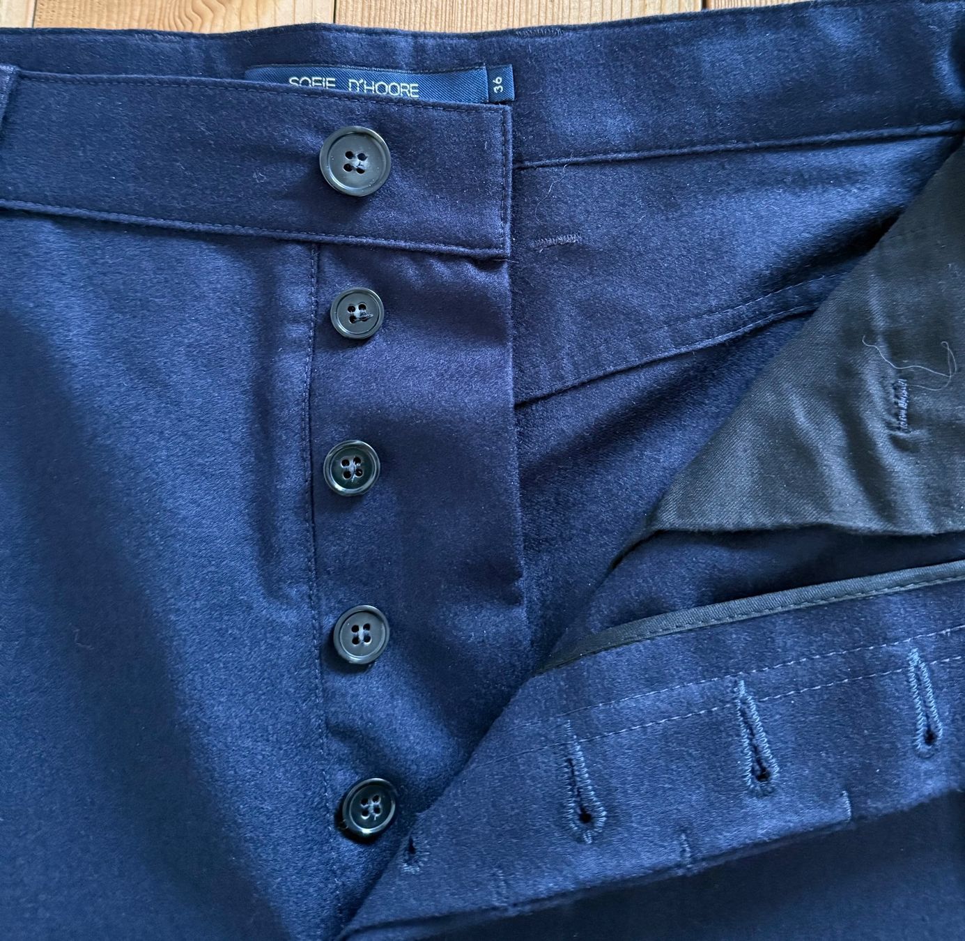 Pantaloni: Blaue Wollhose Sofie d Hoore – Usato da Luzern venduto da Mamutpe 1