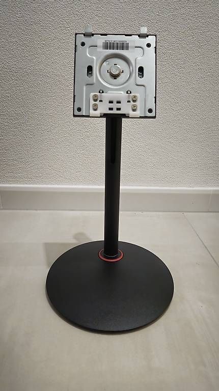 Monitor: Supporto schermo Acer Predator 27 – Usato da Bellinzona venduto da dar_fyq9