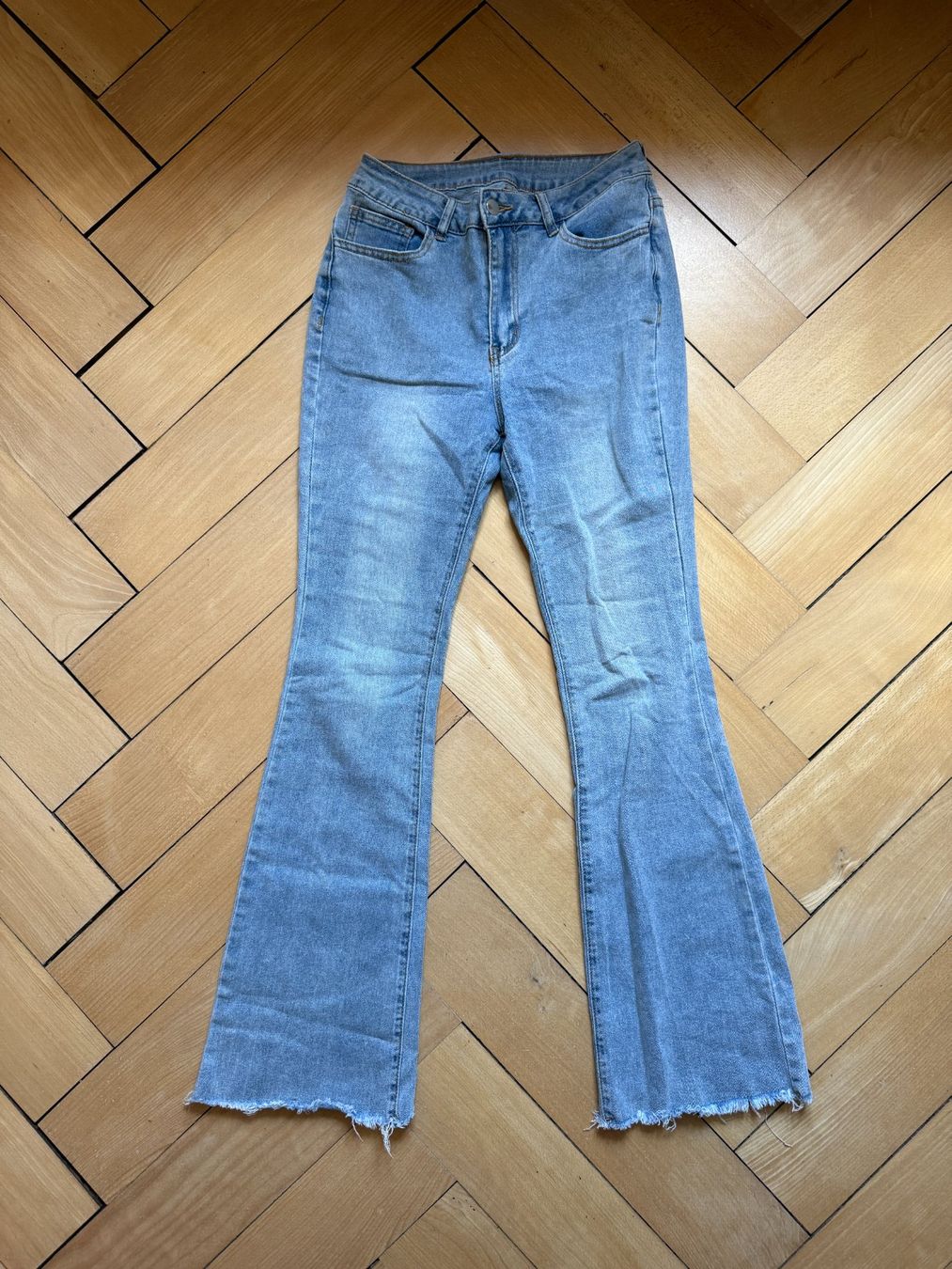 Shein Jeans: Flared Jeans hellblau S – Gebraucht aus Zürich von Diazaio