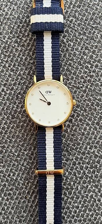 Uhren: Gratis: Daniel Wellington Uhr – Defekt aus Zürich von Lea215 1