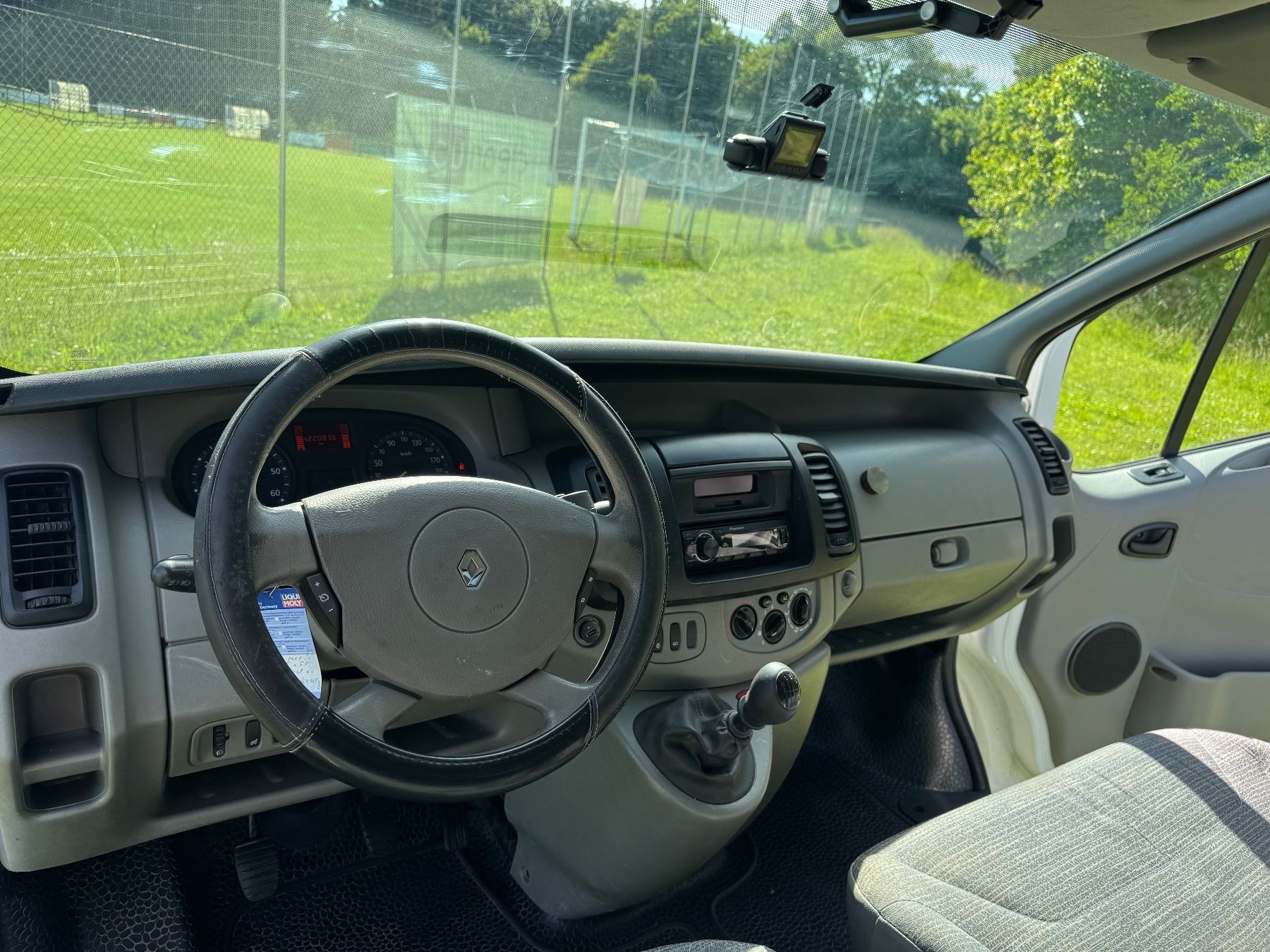 Renault Nutzfahrzeuge: RENAULT TRAFIC 2.5 DCI – Gebraucht aus Echallens von sar_w57v 8