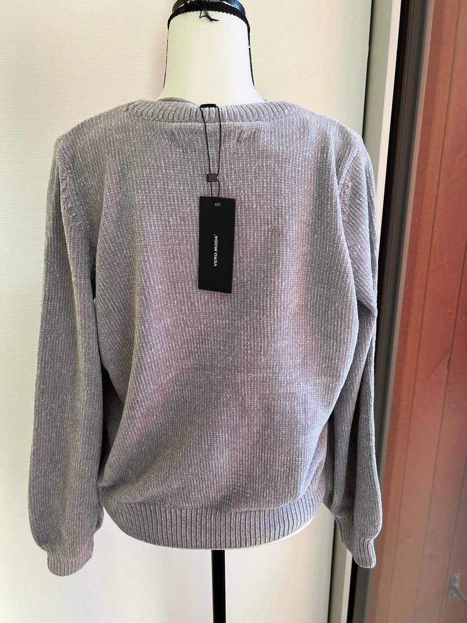 Pullover & Sweatshirts: Pulli VEro Moda M – Neu und originalverpackt aus Riehen von edu_92w7