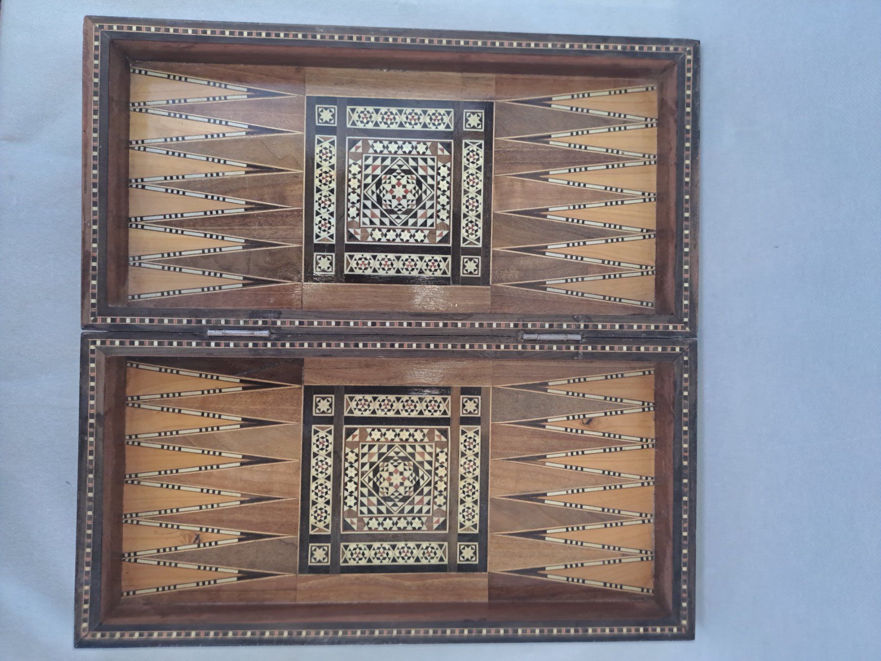 Jeux: Backgammon Brettspiel Mühle – D'occasion à Männedorf par Restwert_Maennedorf 4