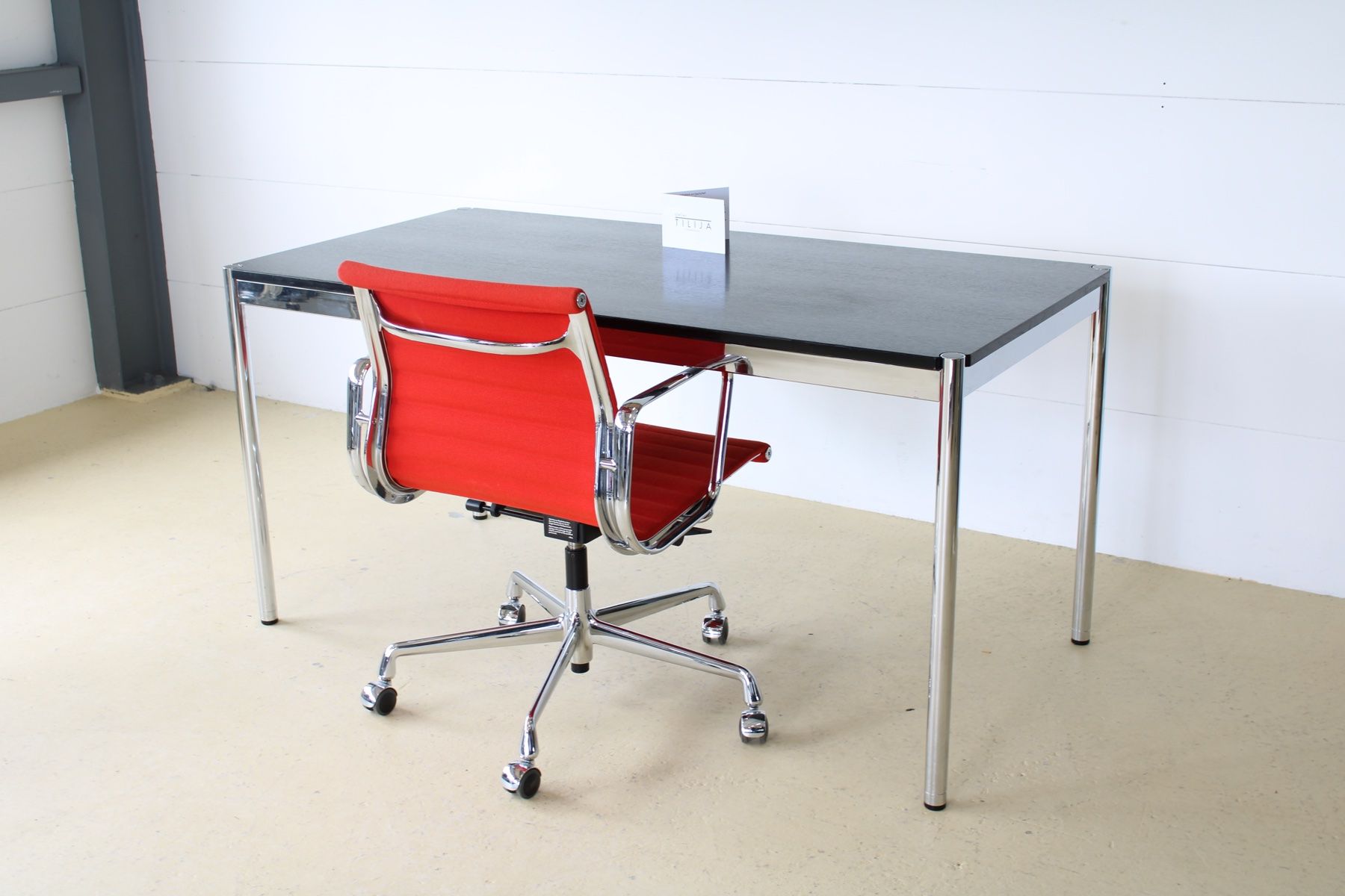 USM Tavoli: USM Tisch Schwarz (150x75) – Usato da Meinisberg venduto da atelier_TILIJA 1