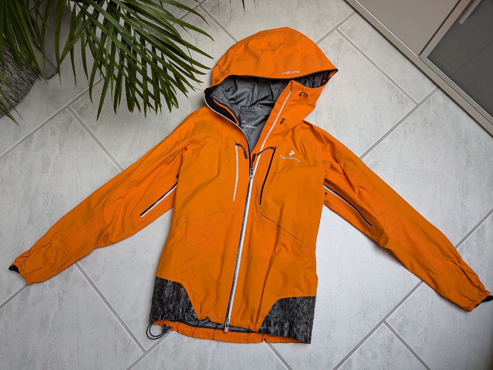 Peak Performance Giacche: Peak Performance GoreTex Jacke Damen Gr. S – Usato da Küssnacht am Rigi venduto da schweizerrose