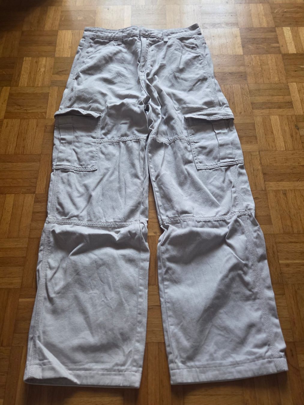 H&M Pantaloni: 3 Cargo-Hosen Gr. 38, 1x neu – Usato da Basel venduto da grandfamily 1