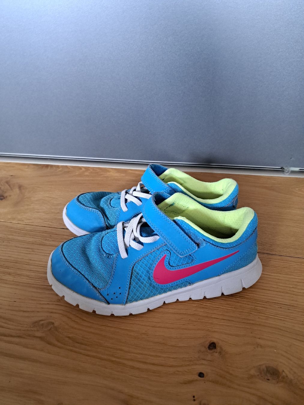 Nike Scarpe per ragazze: Nike Sneaker – Usato da Andwil SG venduto da zue_b9bt