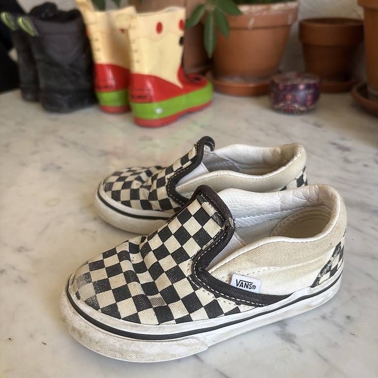 Chaussures garçon: Vans Slip On Grösse 22 – D'occasion à Zürich par blog_bleistift 4