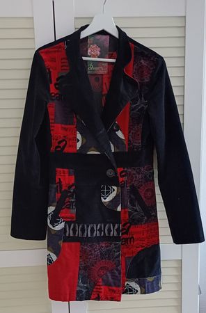 Schicker Desigual Mantel, Grösse 38