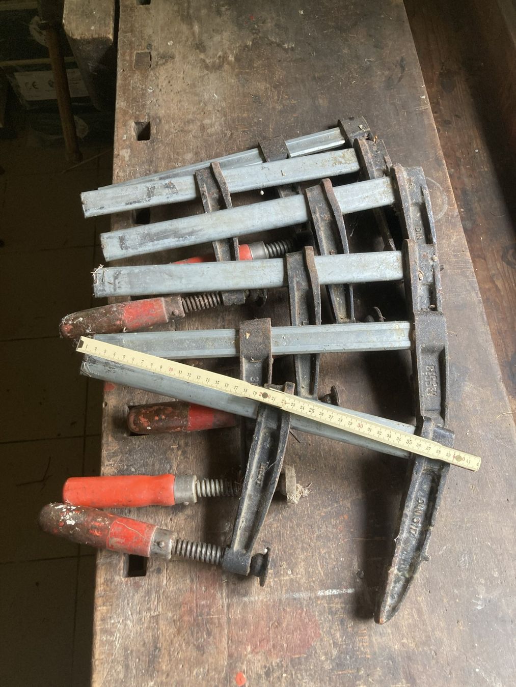 Tous les outils: 5 Schraubzwingen – D'occasion à Giswil par Halterer