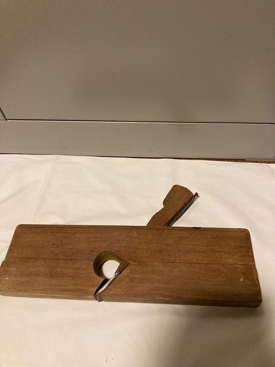 Ancien Rabot En Bois Avec Lame Arrondie – Outil Ancien France – Établi
