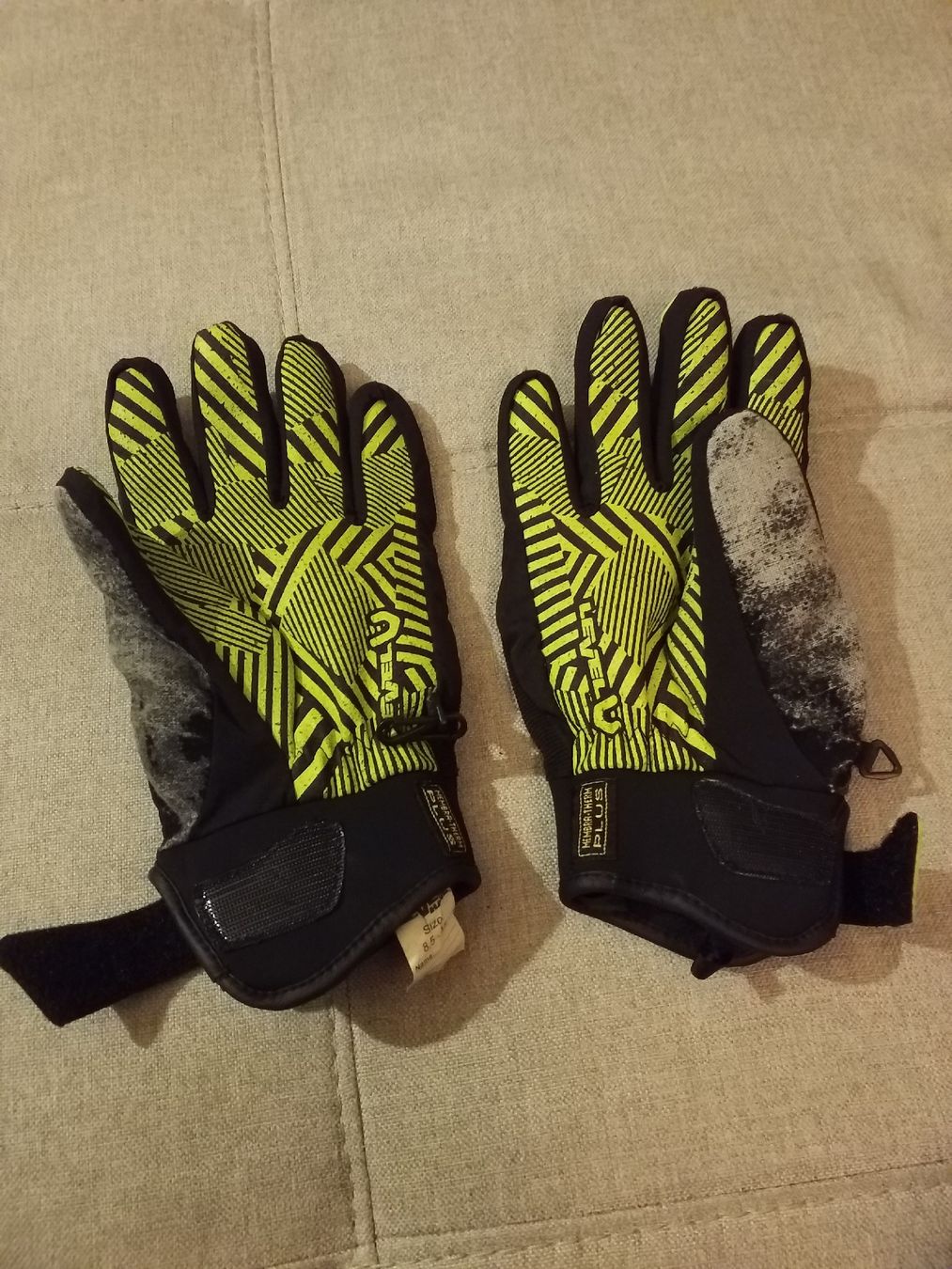 Sonstige Accessoires für Herren: Level Snowboardhandschuhe, Grösse 8.5 ML, – Gebraucht aus Kilchberg ZH von Pihe05 2