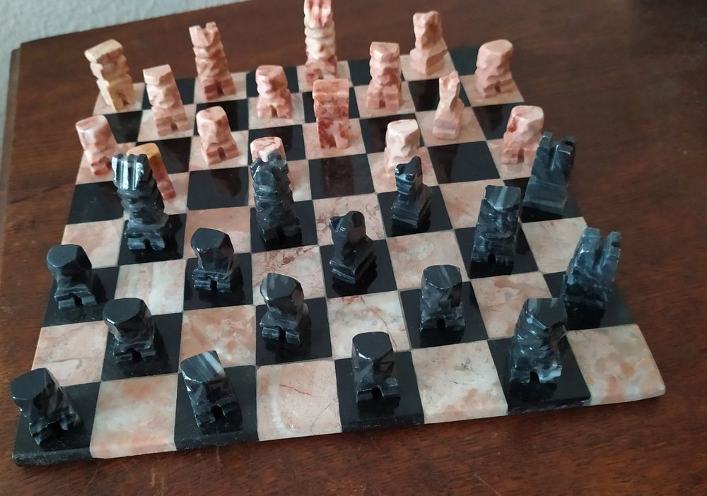 Échiquier en marbre gris 35,6 cm