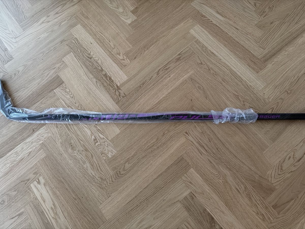 Bauer Crosses & Cannes: Eishockeystock  – Neuf avec emballage d'origine à Embrach par Greuter19