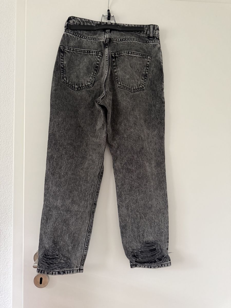 Topshop Jeans: Graue Mom-Jeans – Usato da Villigen venduto da Liviaange 1