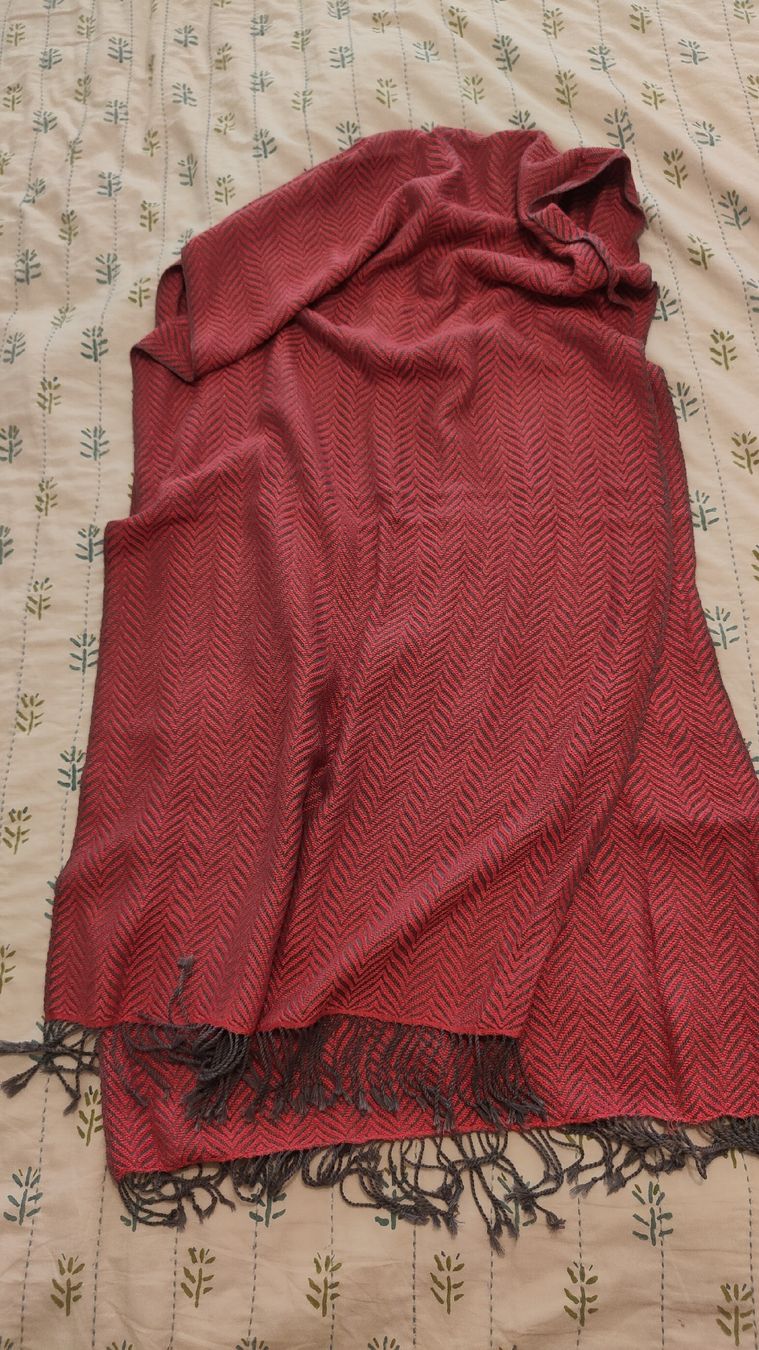 Foulard & Sciarpe: Schal mit Zickzackmuster, Rosa/Grau – Usato da Hinwil venduto da her_2t5p