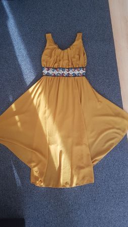 Schönes Cocktailkleid / Kleid