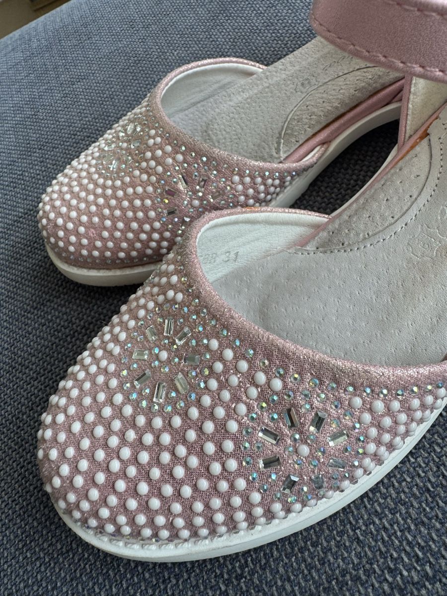 Schuhe für Mädchen: Shoes size 31 – Gebraucht aus Blonay von art_7f87 3