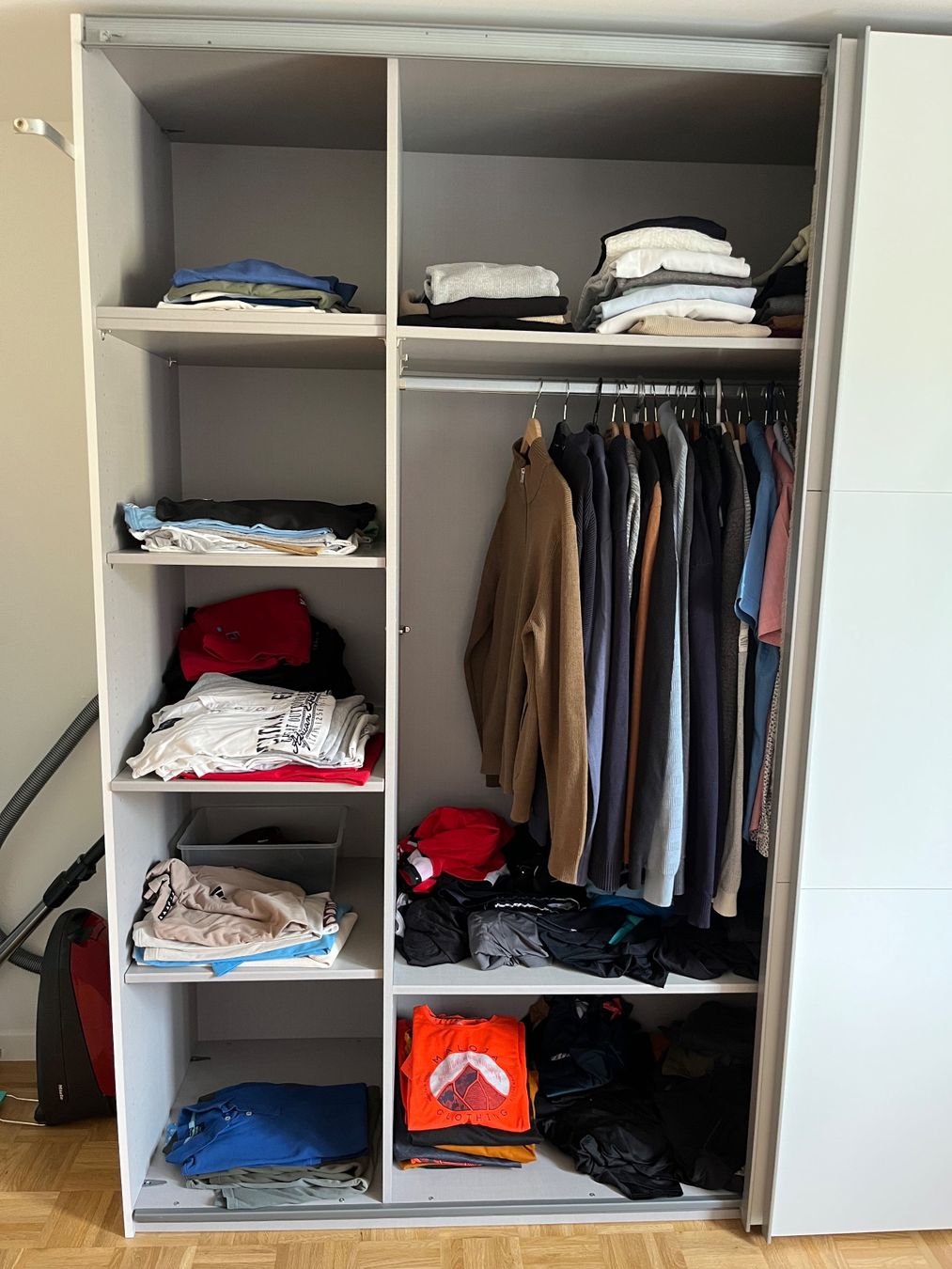 Armoires: Kleiderschrank – D'occasion à Unteriberg par tanjaa008 1