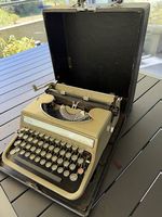 Olivetti Studio Schreibmaschine