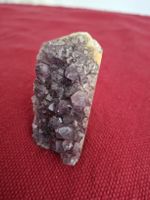 Amethyst-Drusenstück, natürliche Kristallformation