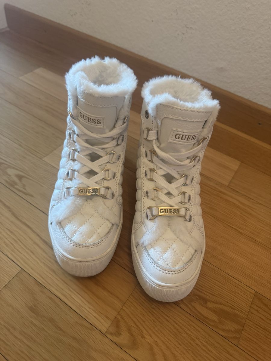 Guess Scarpe da donna: Guess Winterschuhe Gr.35\36 – Usato da Zürich venduto da Ekaterinek