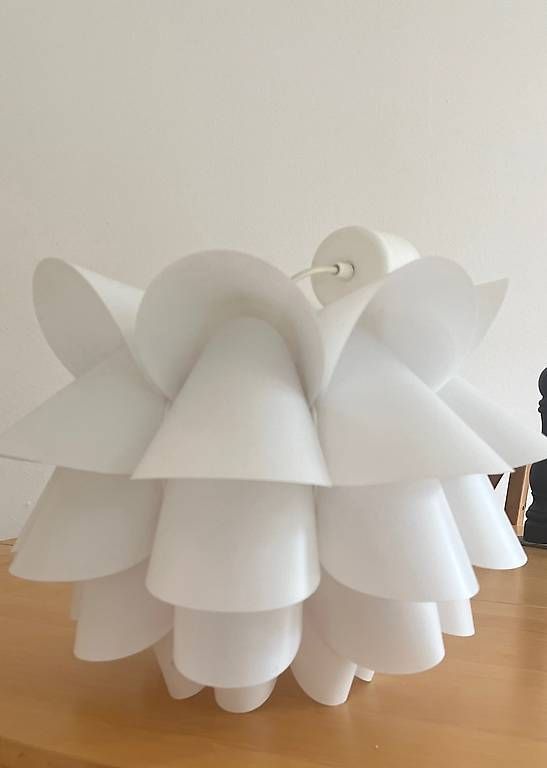 Ikea Abat-jours: IKEA KNAPPA Lampenschirm mit Glühbirne – D'occasion à St. Gallen par ali_z6ft 1