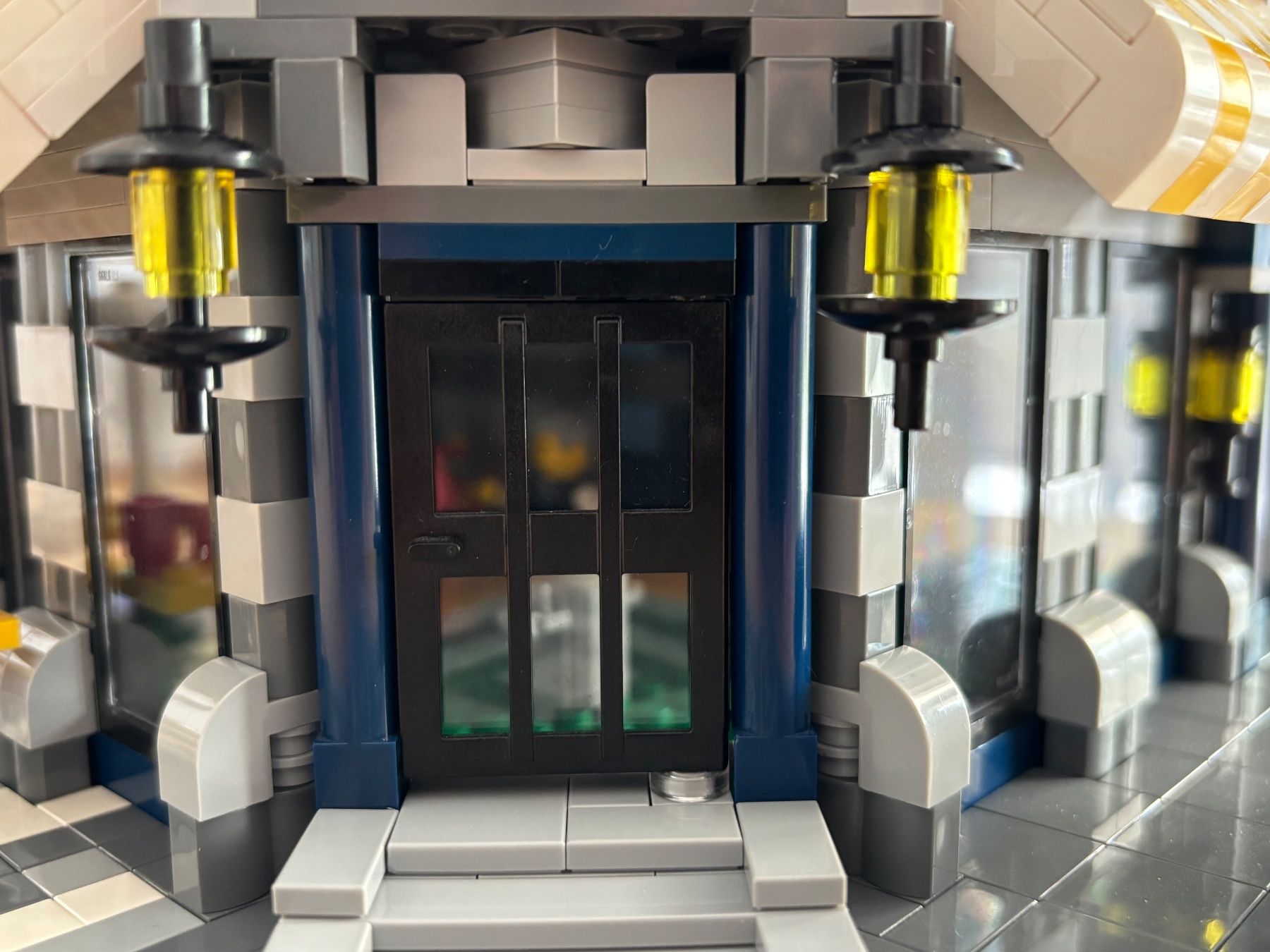 Lego Kit di costruzioni: Lego 10182 Cafe Corner Modular Building – Usato da Gelterkinden venduto da nomit02 2
