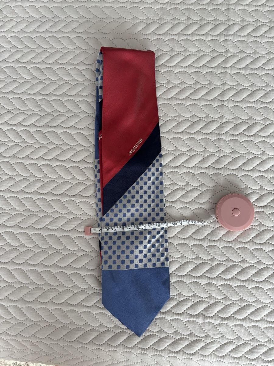 Moschino Cravatte: Moschino Tie Silk 100% NP: 150.- – Nuovo (secondo la descrizione) da Horgen venduto da lme_8kj7 3