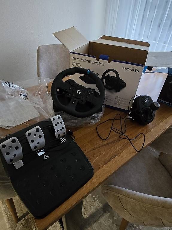 Altri accessori per ciclismo: Logitech G923 Lenkrad+Shifter – Usato da Effretikon venduto da e_xh 1