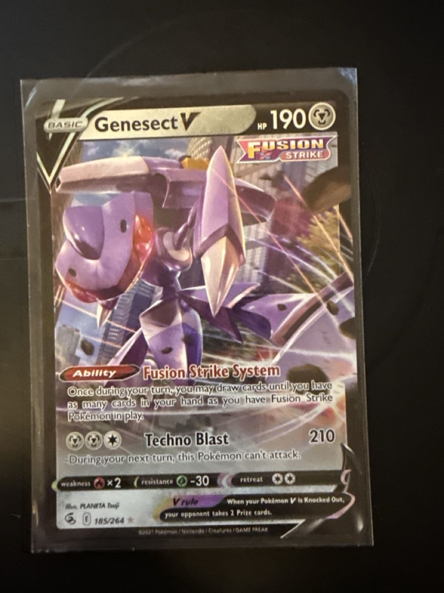 Pokémon Carte collezionabili: Pokémon / Genesect V 185/264 Fusion Strike – Usato da Zell LU venduto da Flavio-123