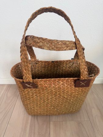Henkeltasche / Korb aus Stroh geflochten, NEU