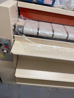 Assi da stiro: Calandre "Danube" pour repasser les draps – Usato da Fribourg venduto da dryc-1700 1