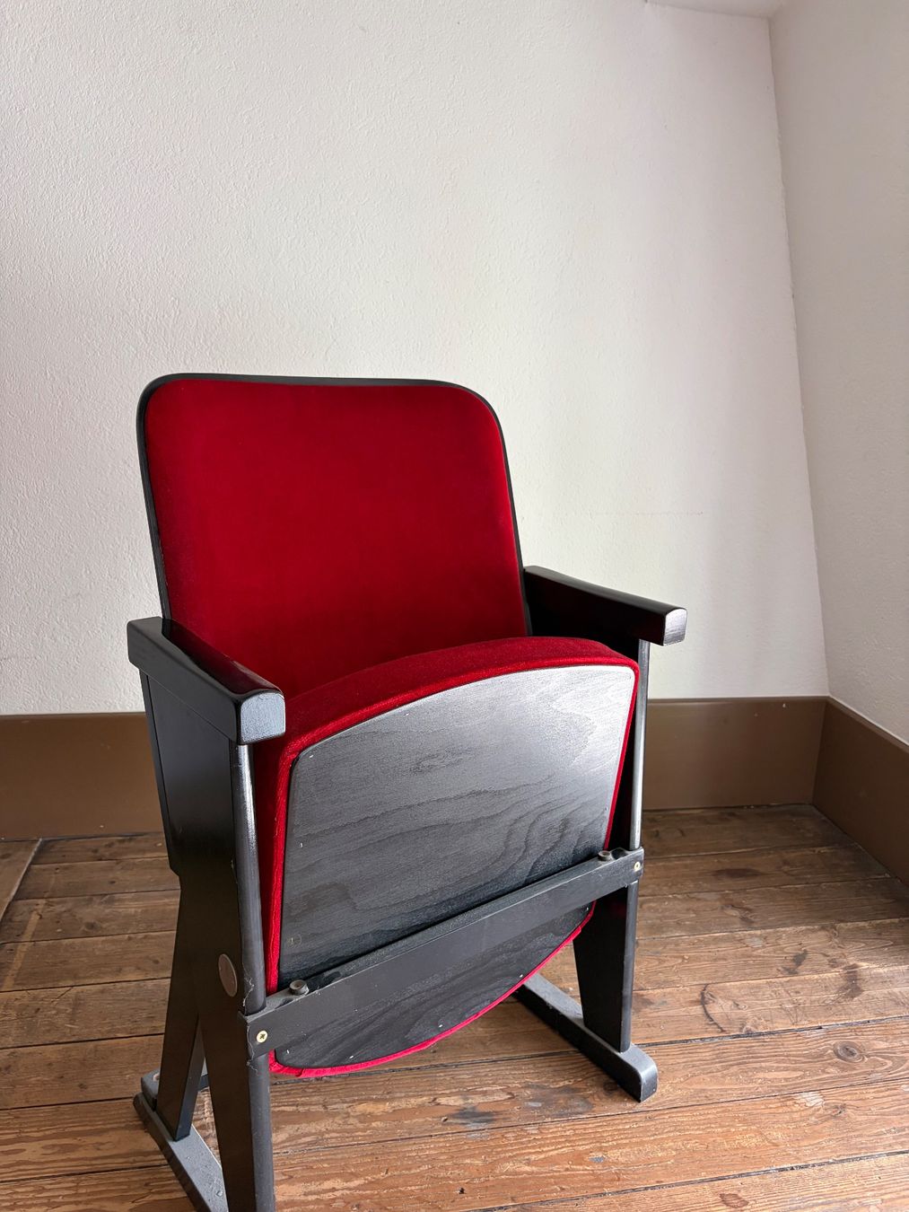 Chaises: 3 Kinostühle – D'occasion à Zürich par kat_2ncx