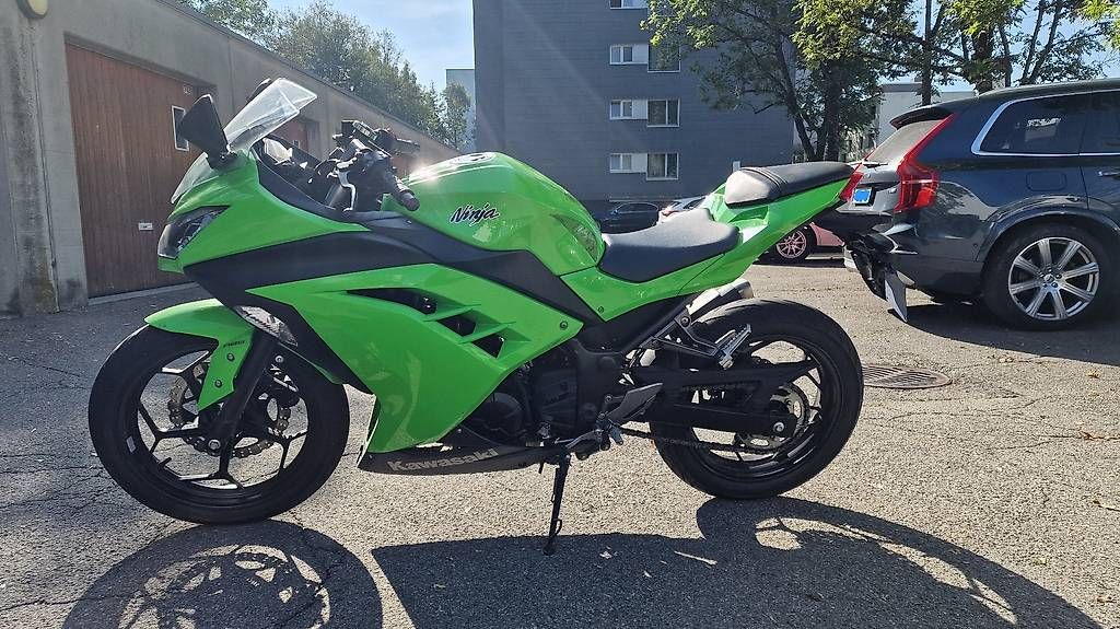 Kawasaki Strada: Kawasaki Ninja 300 – Usato da Affoltern am Albis venduto da _-jayjay-_ 1
