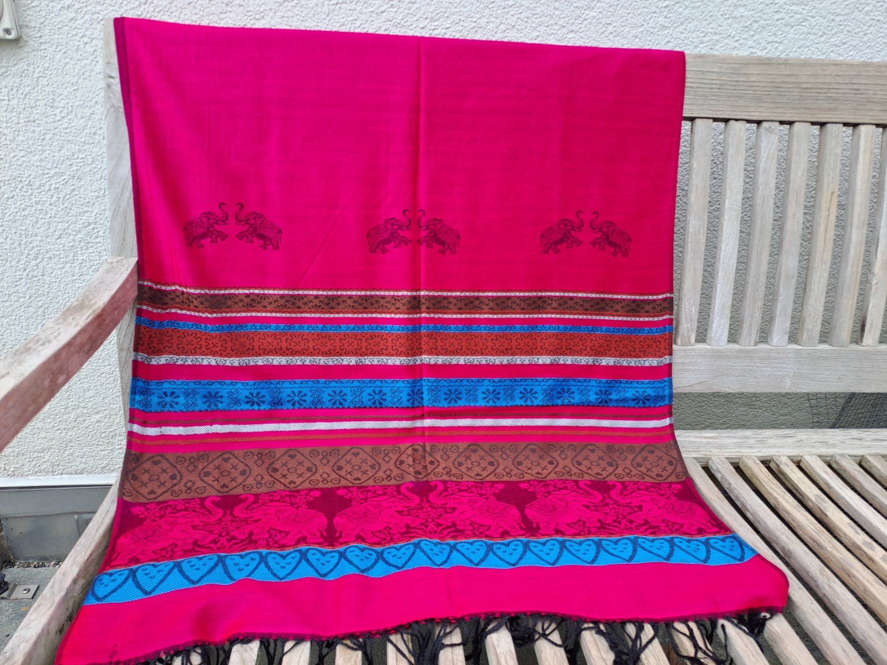 Foulards, Tücher & Schals: Cashmere-Schal, pink mit Ethno-Muster und Fransen – Gebraucht aus Volketswil von ronbons 3