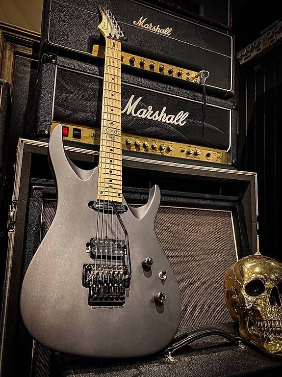 Musikinstrumente: CEM Guitars Polaris FR Custom Ultra – Gebraucht aus Montreux von Alligator-AMPS 1