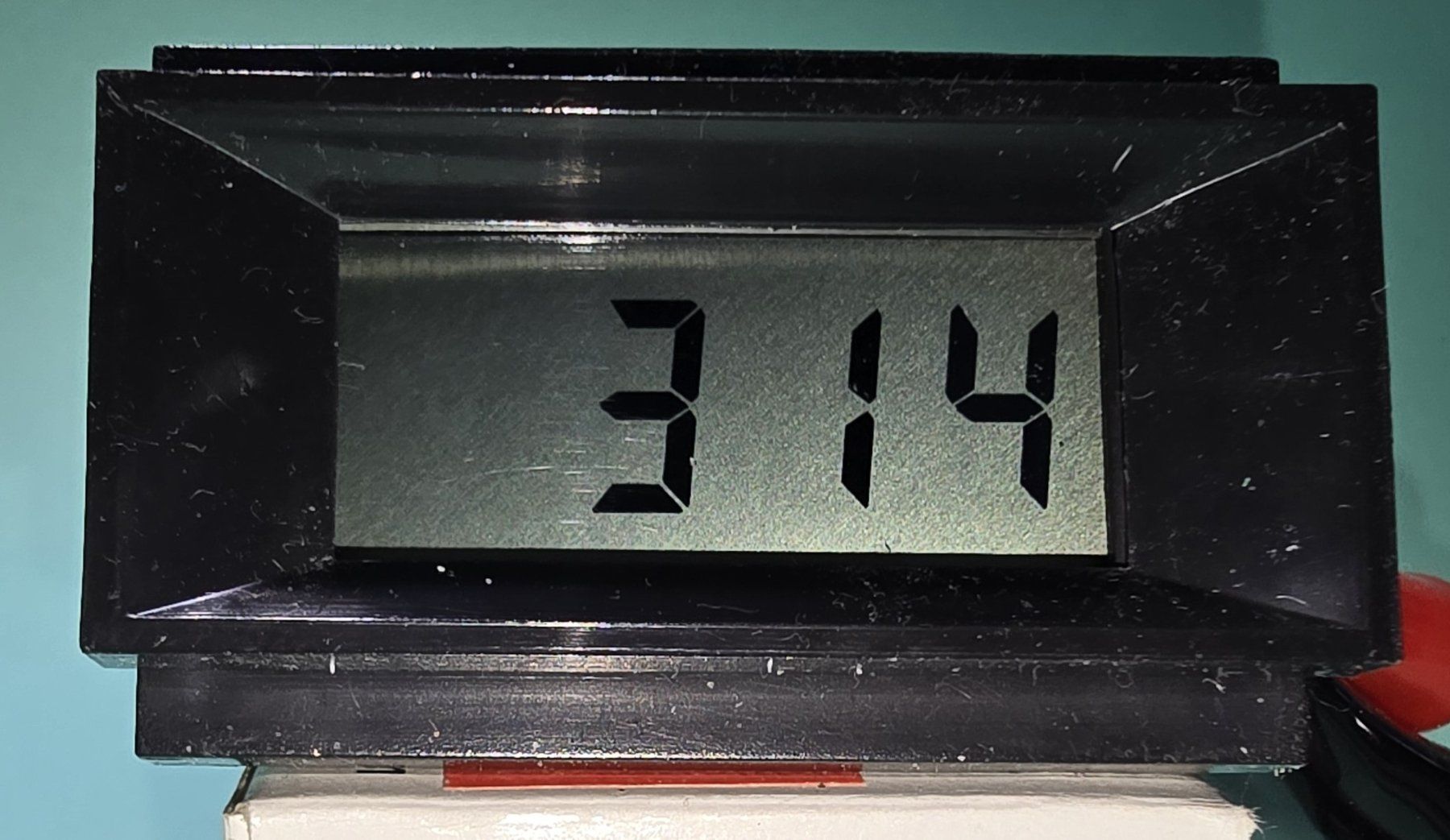 Componenti elettronici: LCD- Anzeige, 9V Versorgung, einstellbar, mit Batterie – Usato da Azmoos venduto da johanoes 1