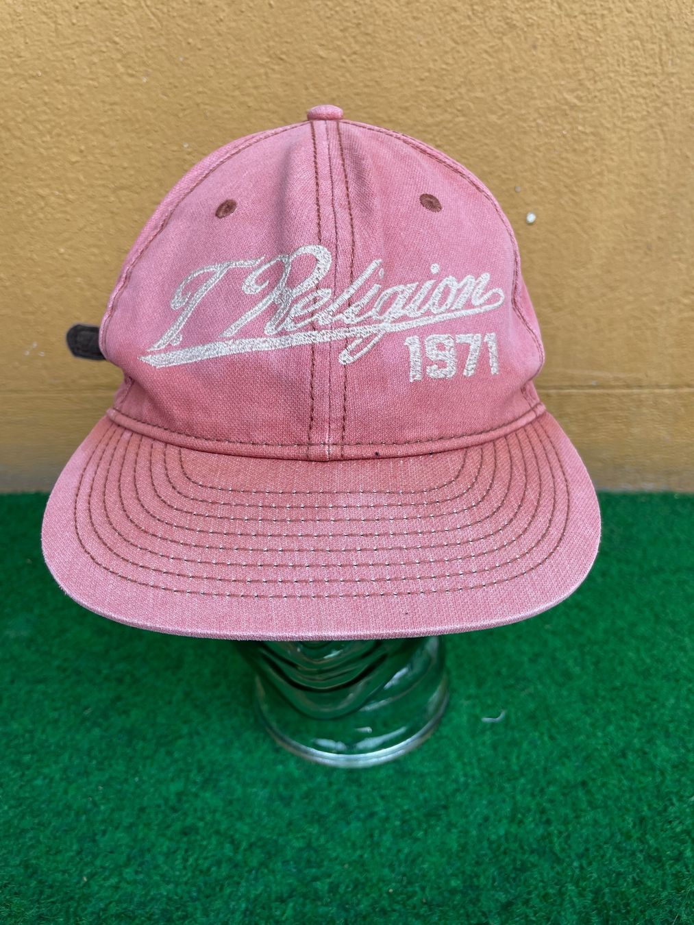 Copricapi, berretti & cappellini: Vintage Y2K True religion 6-Panel Cap Leather Strap – Usato da Zürich venduto da le_souk