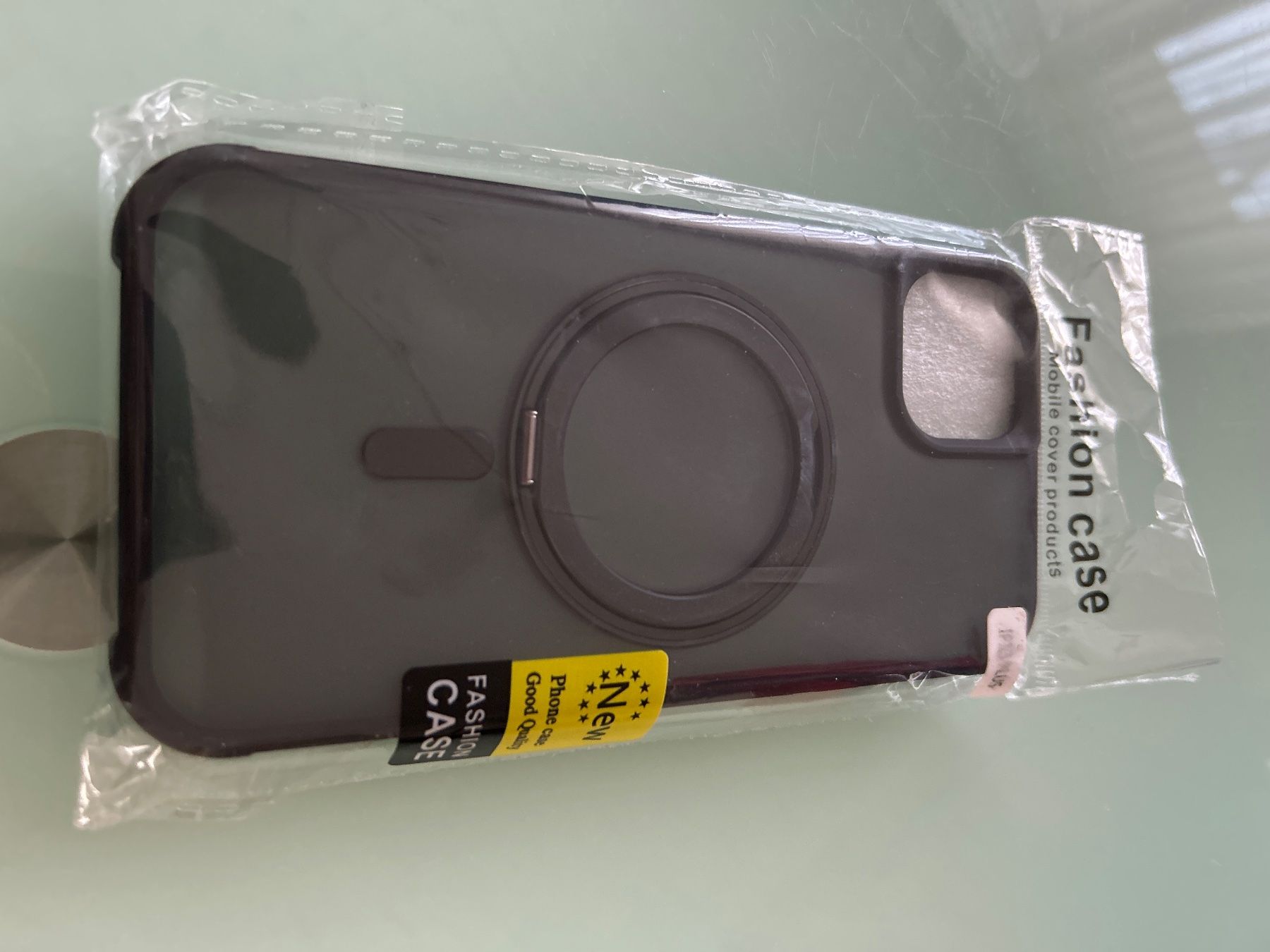 Cover & Protezioni schermo: IPhon 14 & 15 plus Hülle Neu – Nuovo e nell'imballaggio originale da Dulliken venduto da Lindt.1845