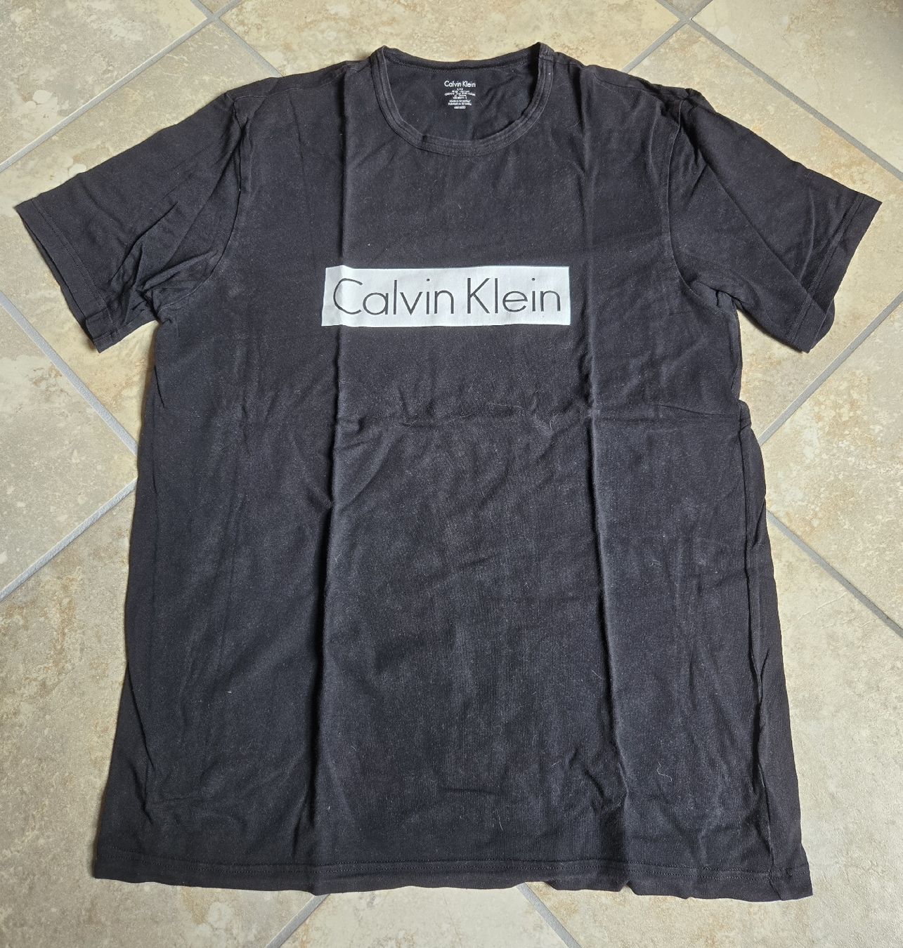 Calvin Klein T-shirt: T-shirt Calvin Klein noir taille L – Usato da Chailly-Montreux venduto da svenm53