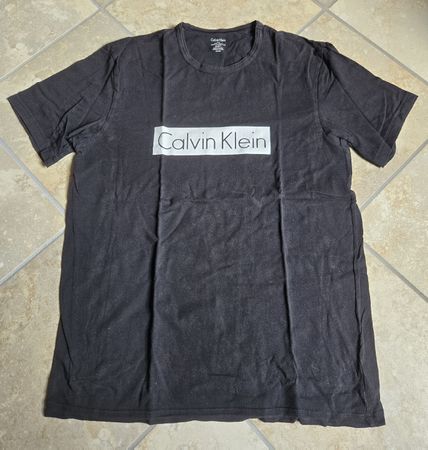 T-shirt Calvin Klein noir taille L 