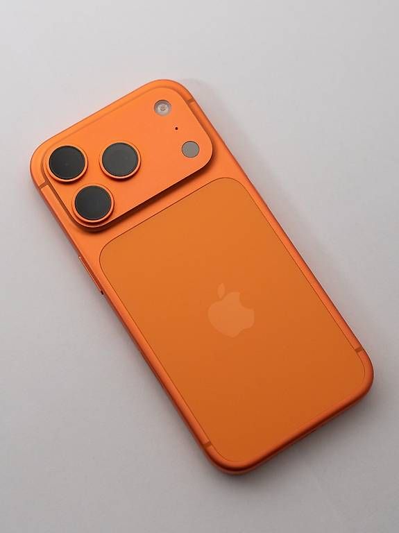 Telefoni cellulari / Smartphones: iPhone 17 Pro 512GB Cosmic Orange – Usato da Fischingen venduto da philippsturzenegger